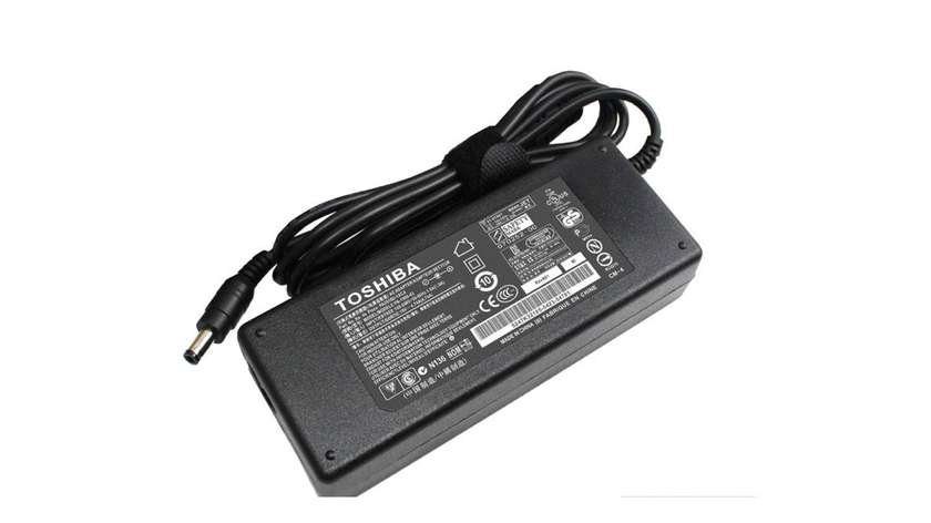 Toshiba 19V 4.74A