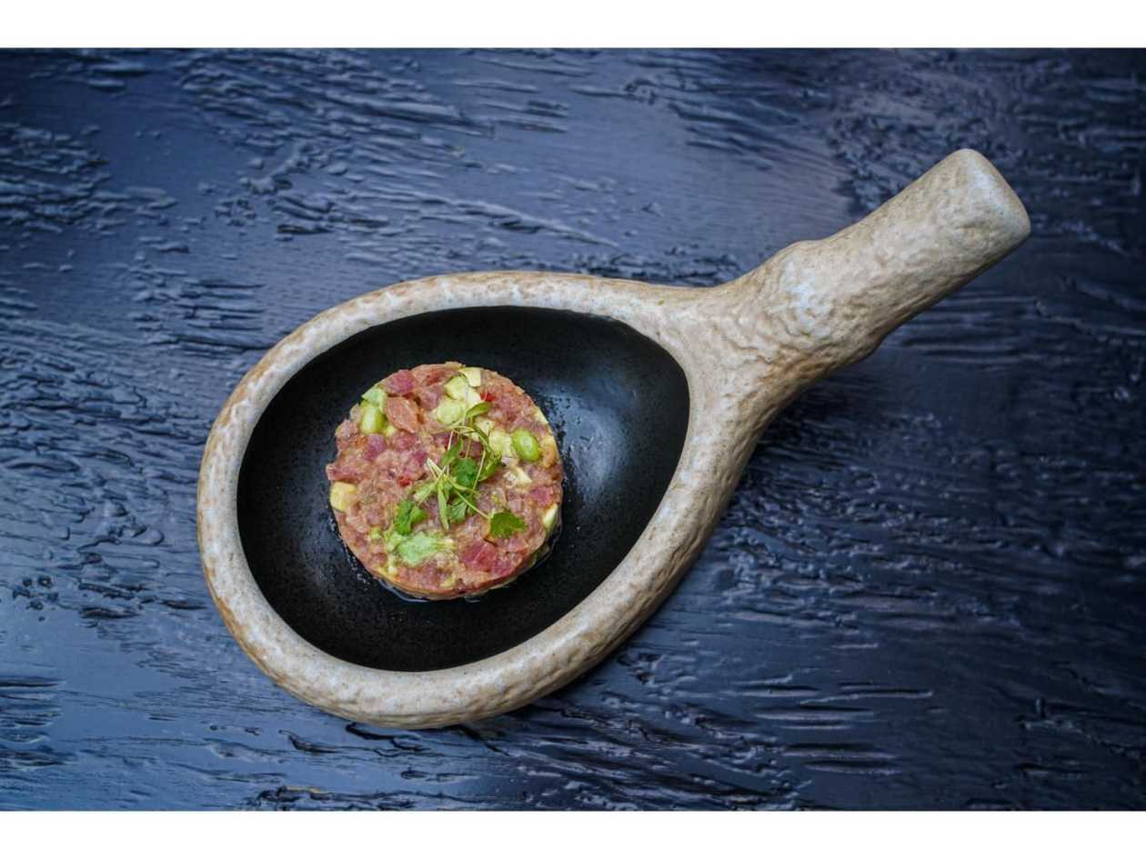Tuna tartare with edamame