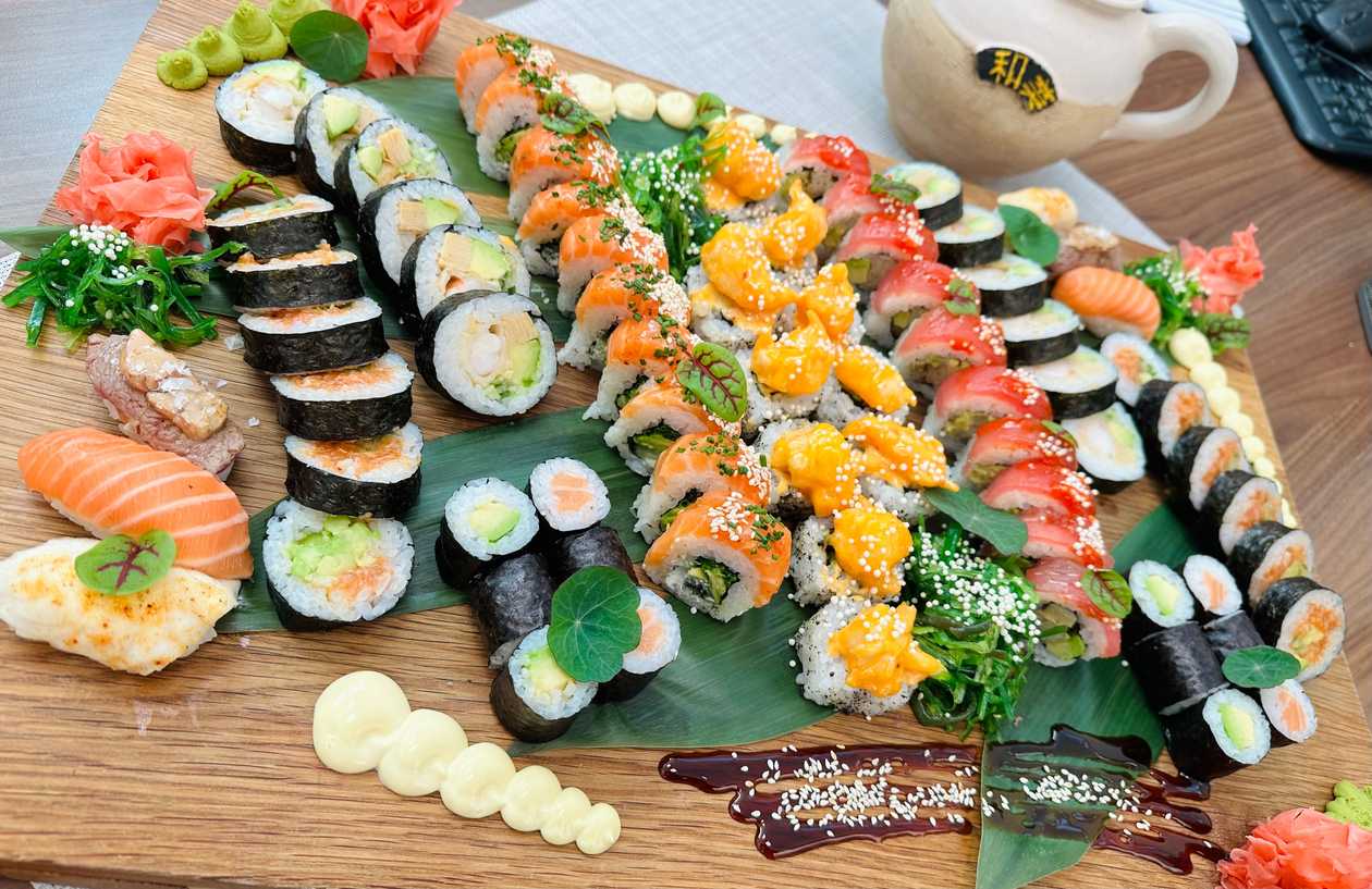 Omakase sushi pre štyri osoby 72ks