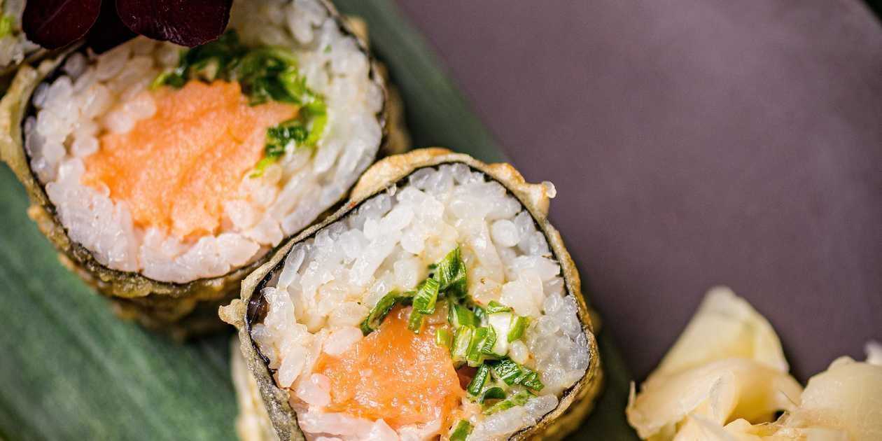 Fried salmon roll