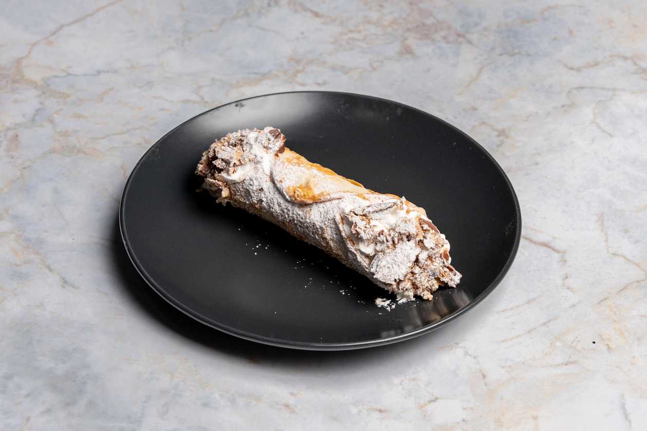 ( Canol ) Kinder bueno 😋🤤
