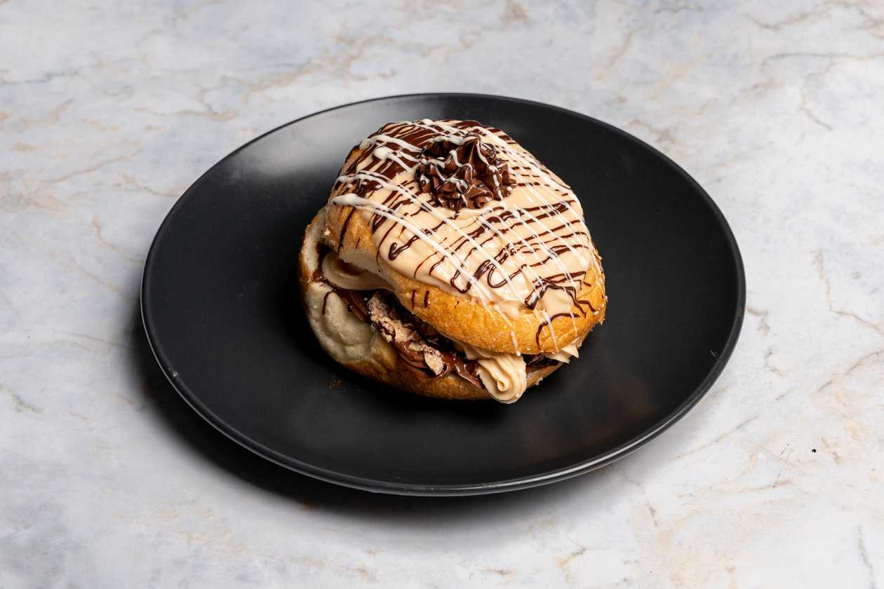 Kinder bueno & NUTELLA BOMB 💣
