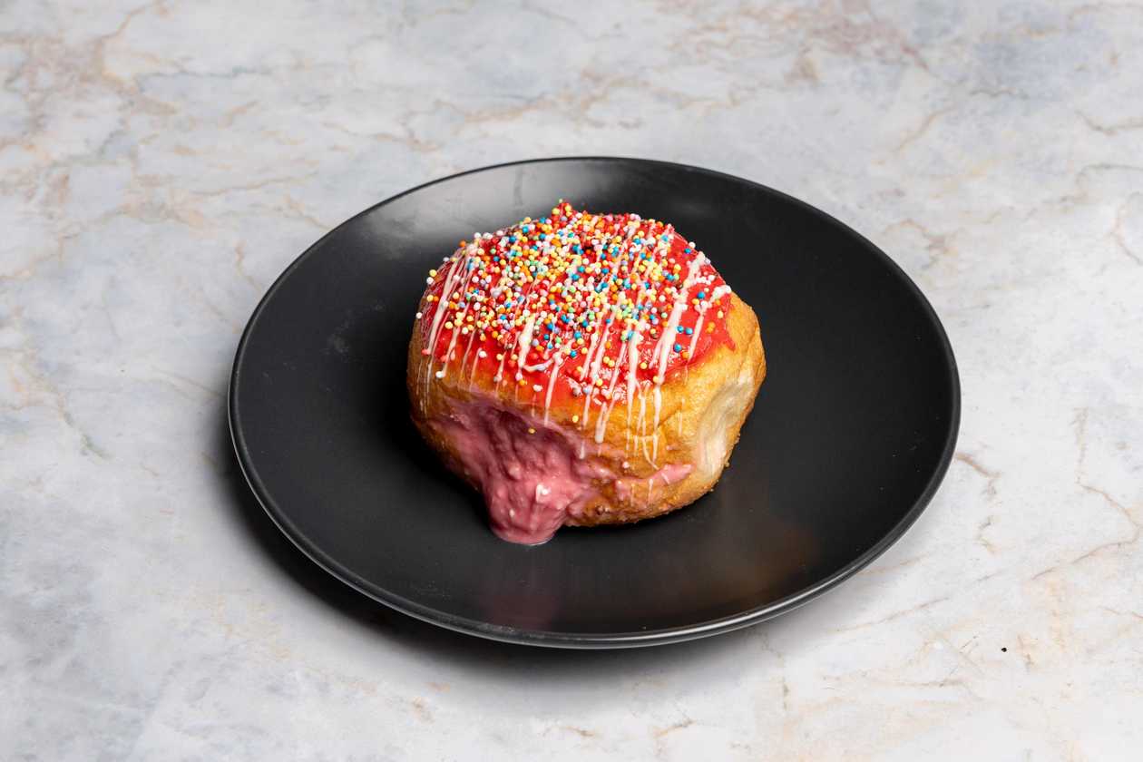 The BARBIE BOMB doughnut 🎀🩷