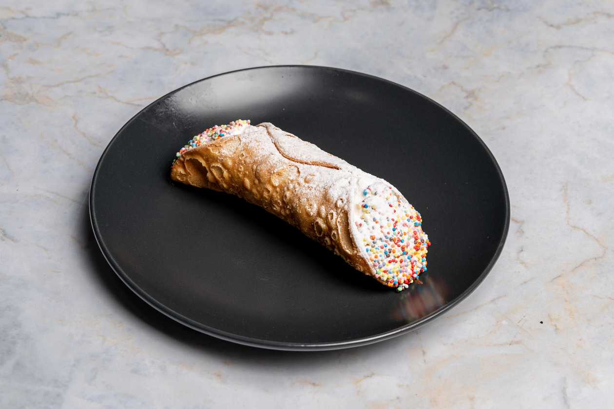 ( Canol ) panna & nutella with sprinkles 🍫🤍