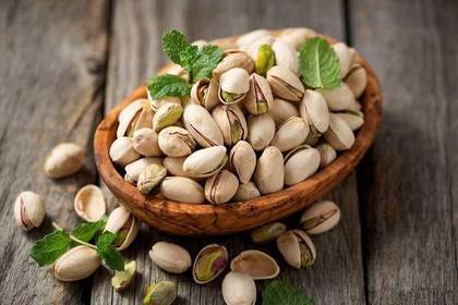 Salted roasted pistachios