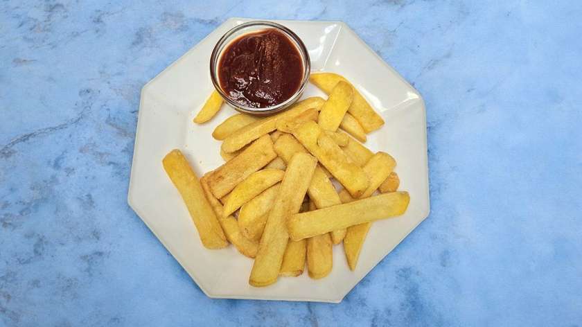 French Fries With Tomato Sauce