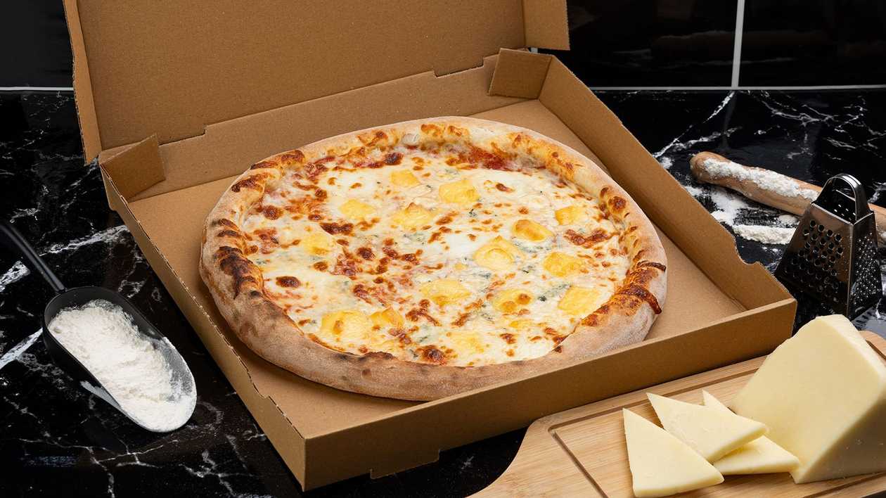 4 Cheese 33 Cm