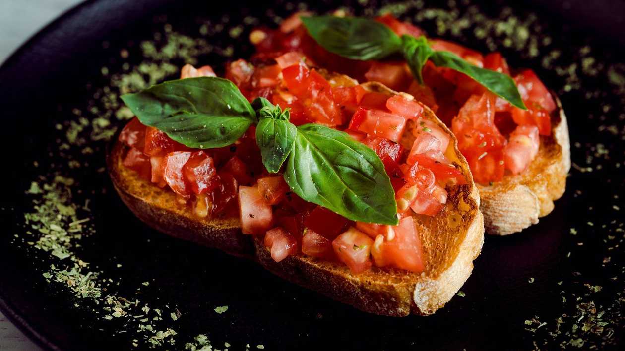 Bruschetta with tomatoes and basil