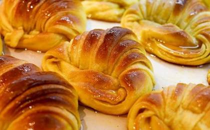 Porto-Style Croissant