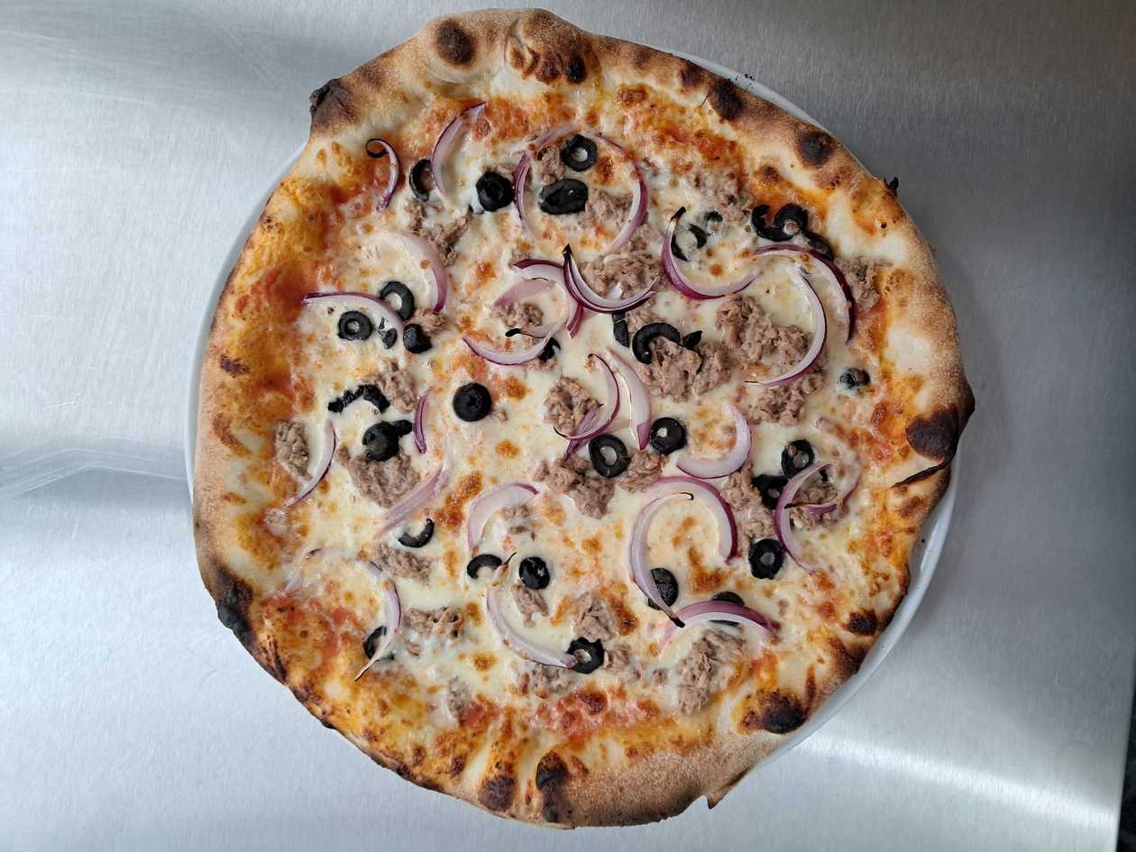 Pizza Tonno