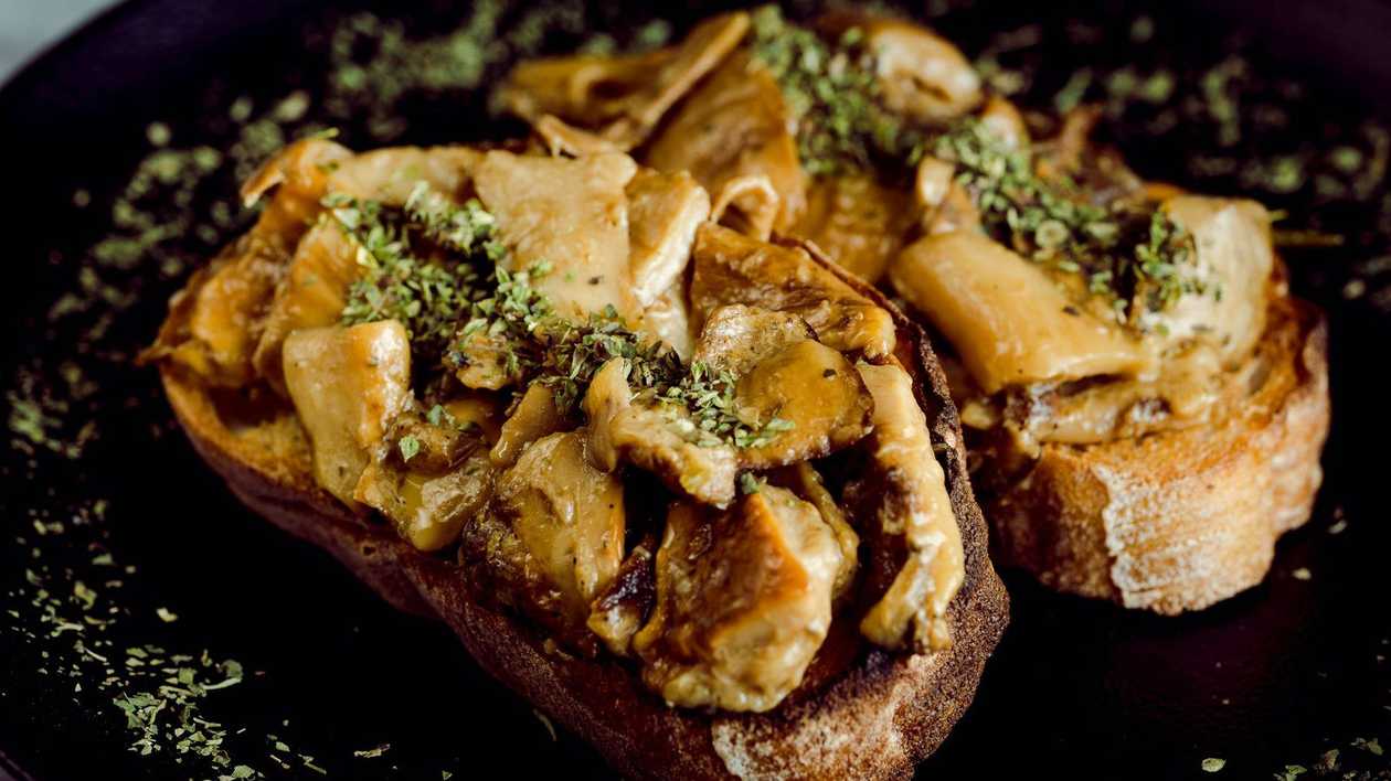 Bruschetta porcini