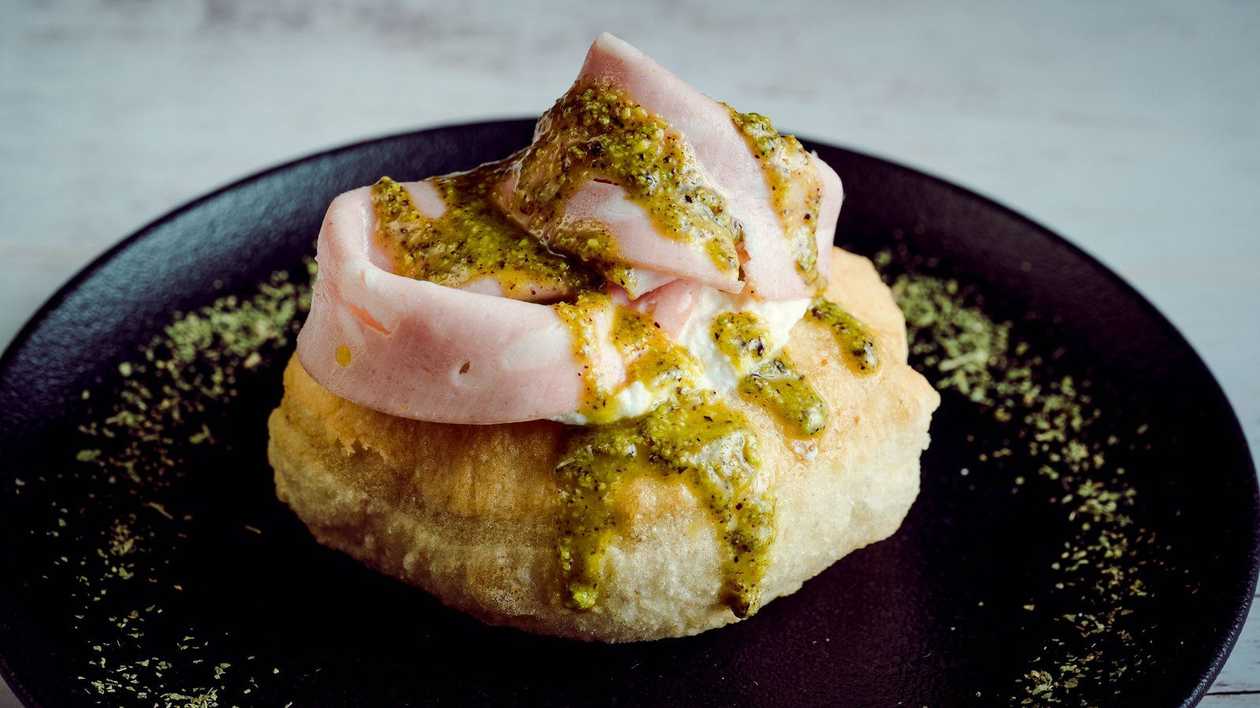 Pistachio Montanara fried mini-pizza