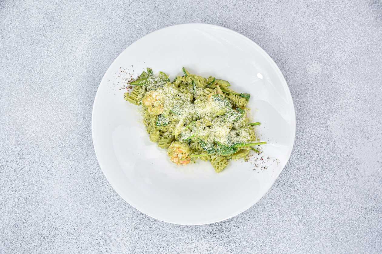 With chicken, shrimp and cream - basil pesto sauce