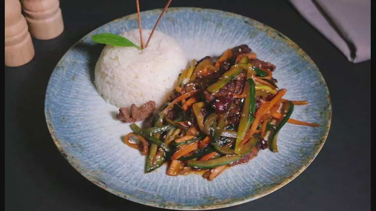 Chinese-Style Beef with Rice