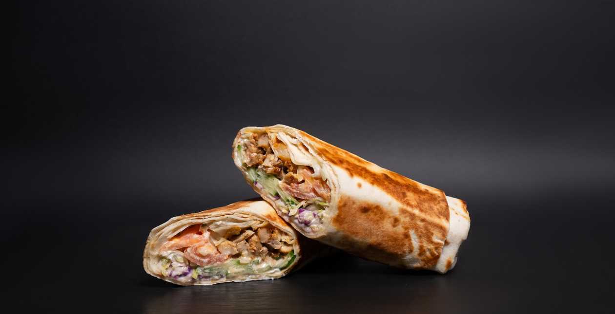 Το Shawarma + Sider/μπύρα