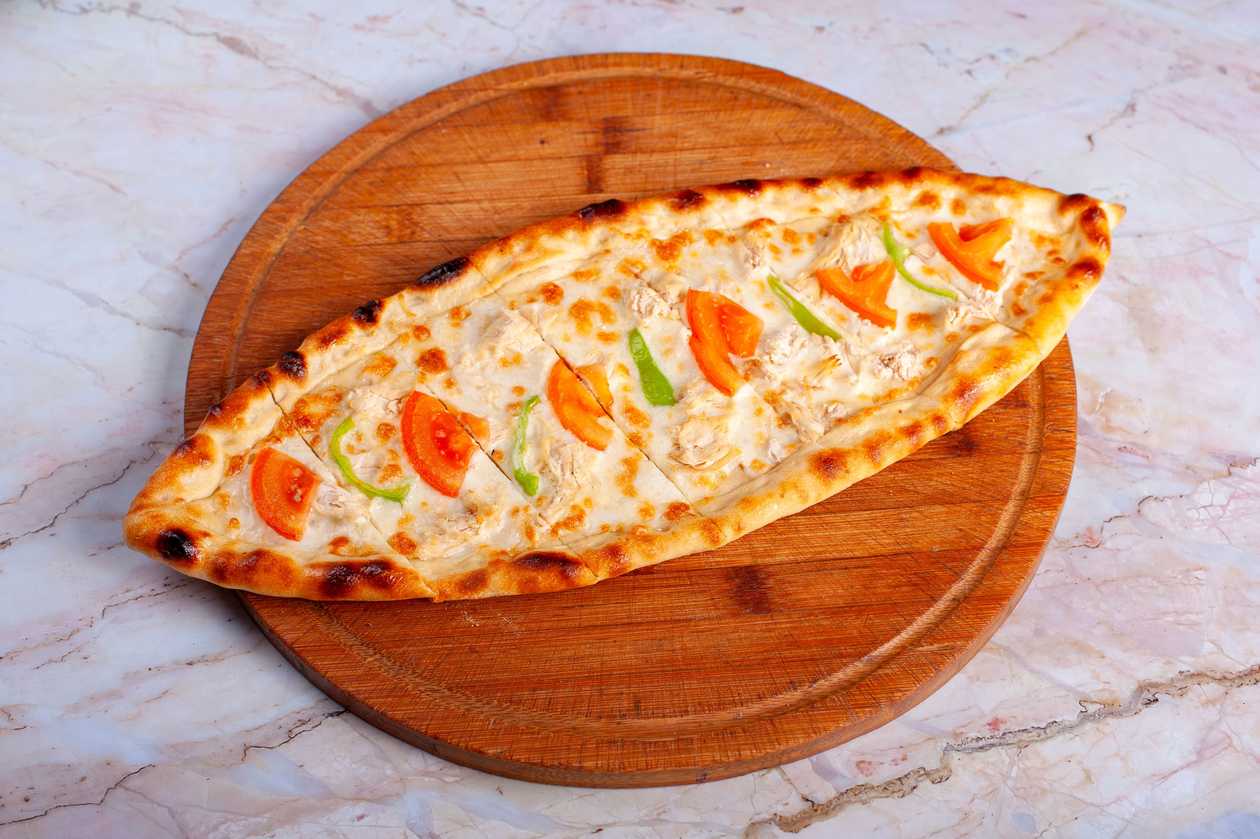Toyuqlu pide