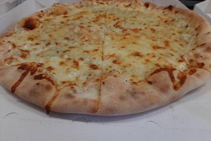 8 Quattro Formaggi