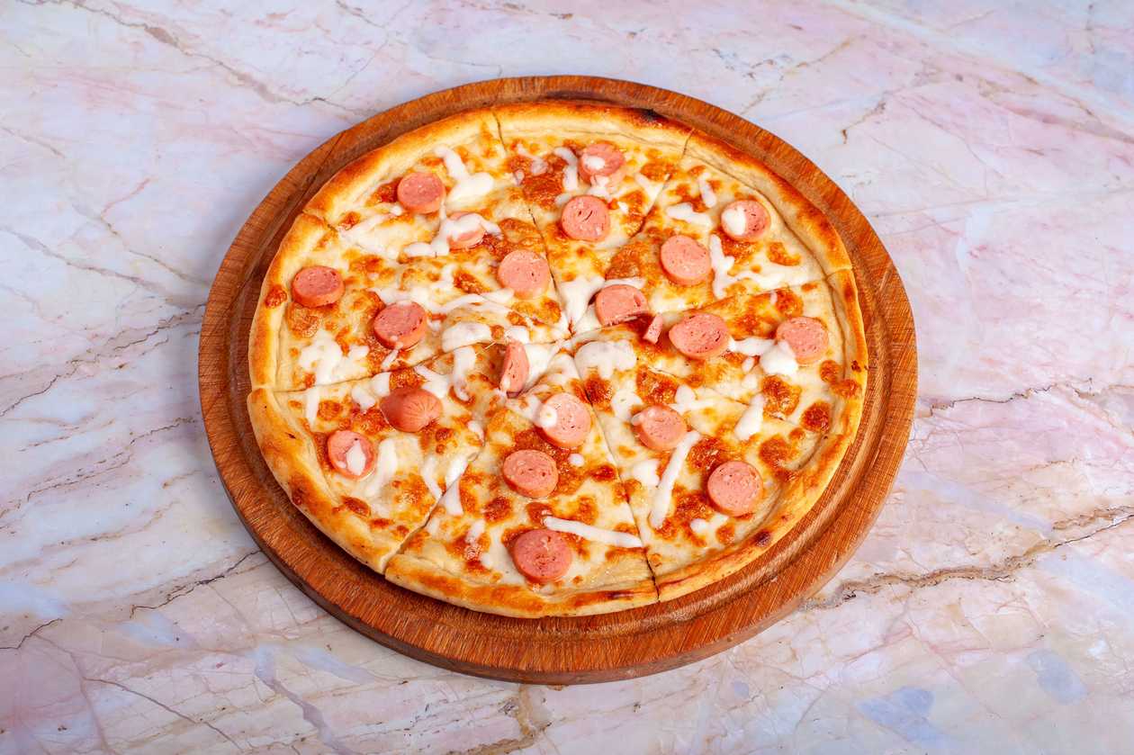 Sosisli pizza