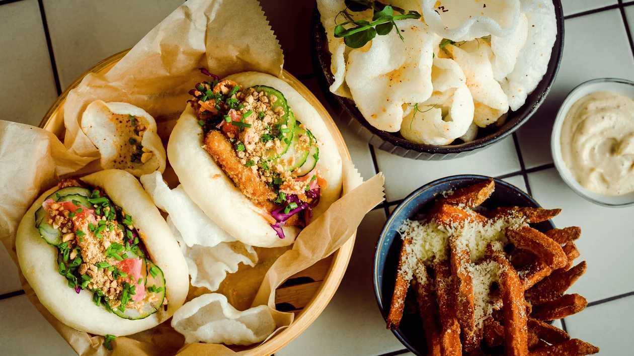 Chicken Bao Burger + Sweet potato fries with aioli sauce + shrimp chips