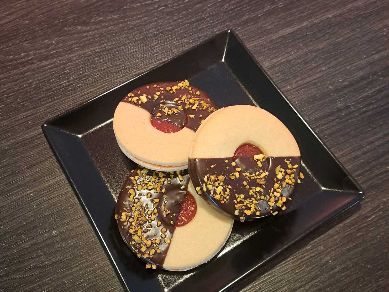 Linecké koliesko  cokoládovo / pistáciové 3ks ( 210g)