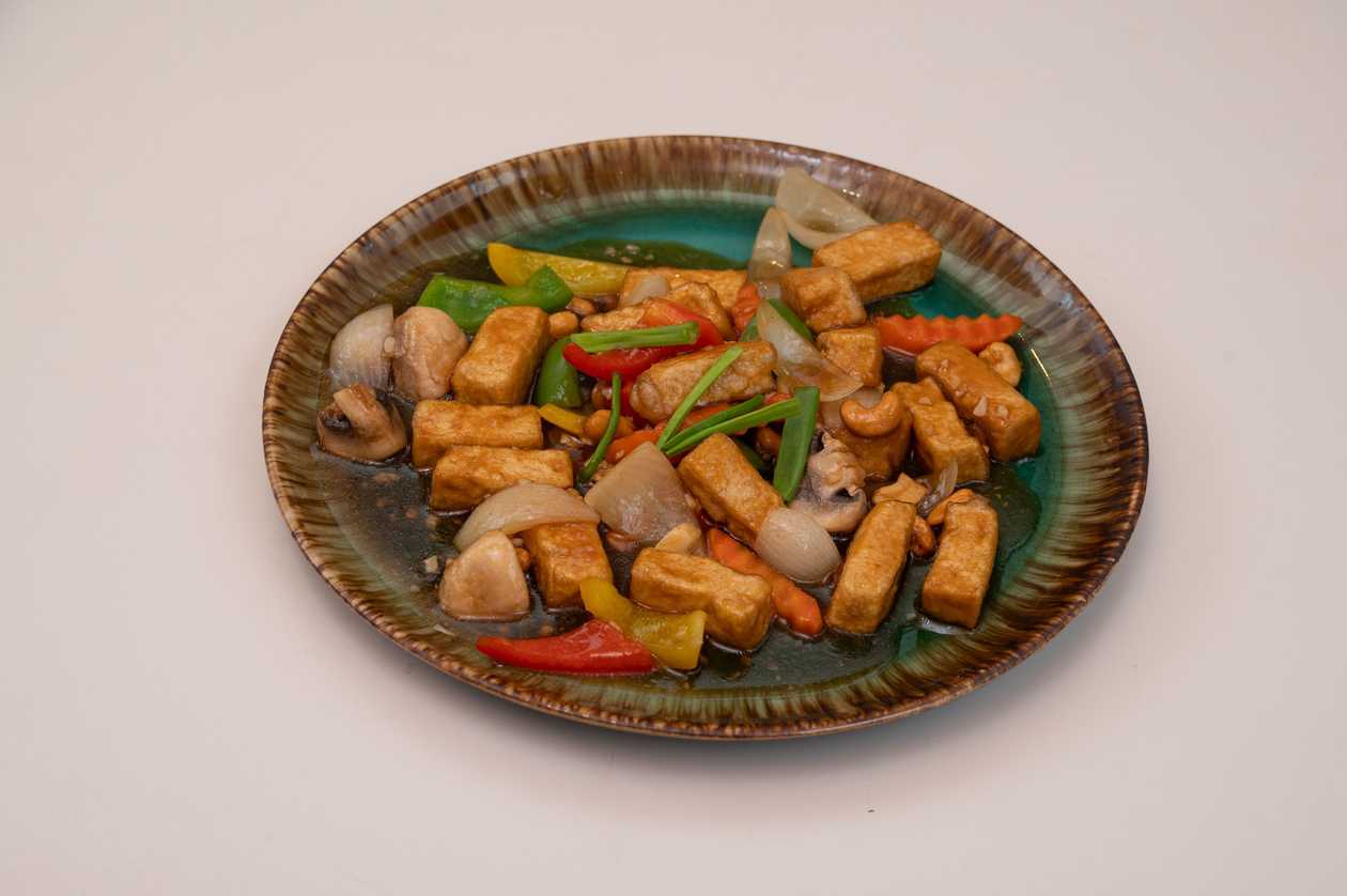 Tofu z Woka z Nerkowcami i Warzywami