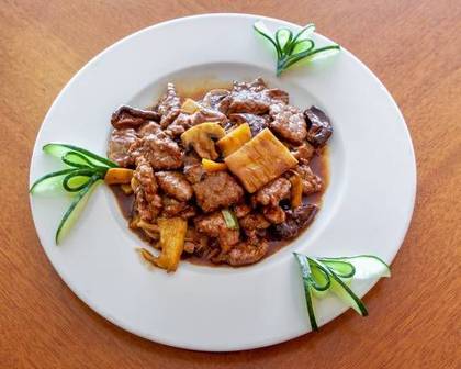 82. Carne de Vaca com Bambu e Cogumelos Chineses