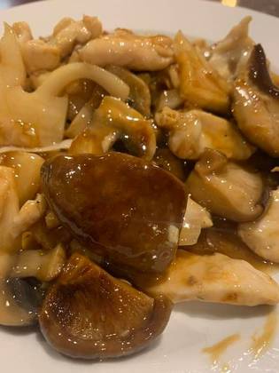 52. Frango com Bambu e Cogumelos Chineses