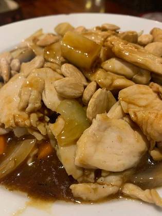 55. Frango Estufado com Amêndoas