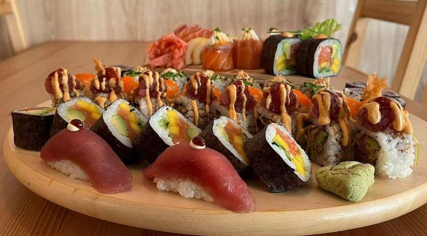 Azuma Combinado Sushi e Sashimi 44