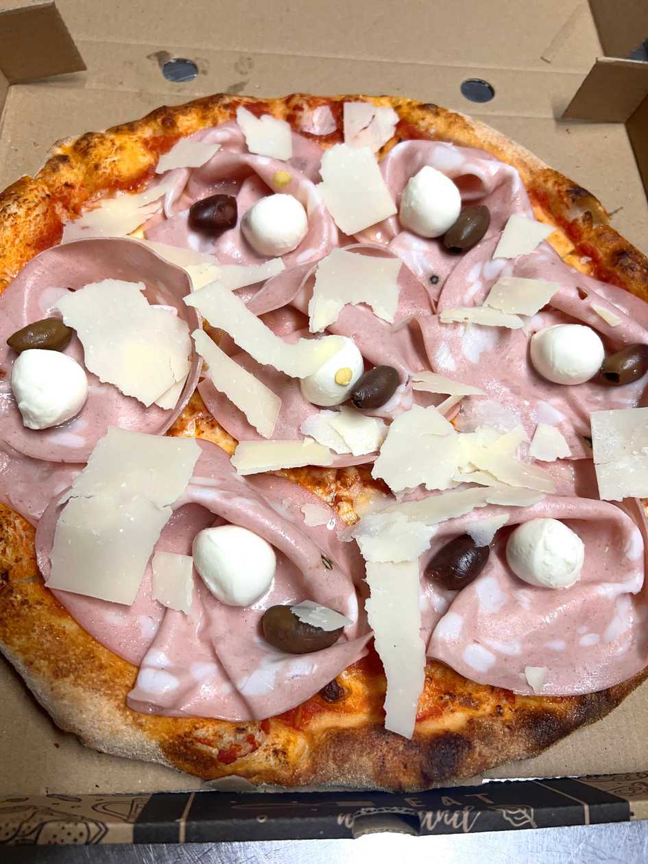 Mortadella Pizza