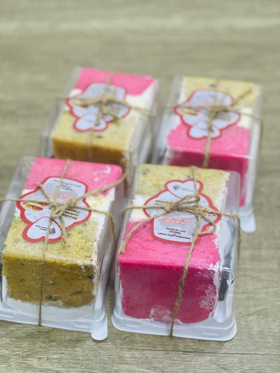 Strawberry Cookies&Cream Cheesecake slice