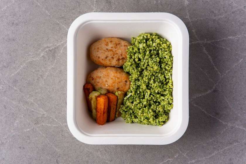 Fish Cutlets with Bulgur and Spinach Pasta