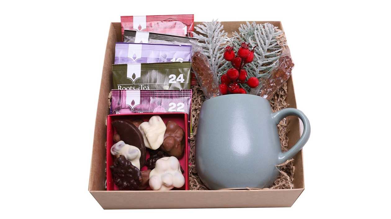 TEA CHOCOLATE ROCKS AND MUG