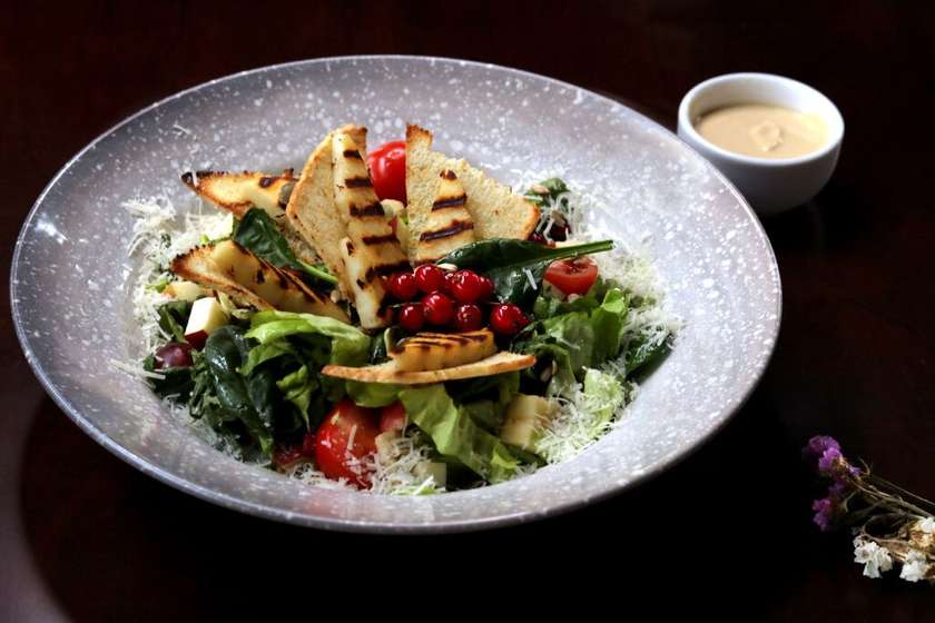 Halloumi Cheese Salad (Grill)