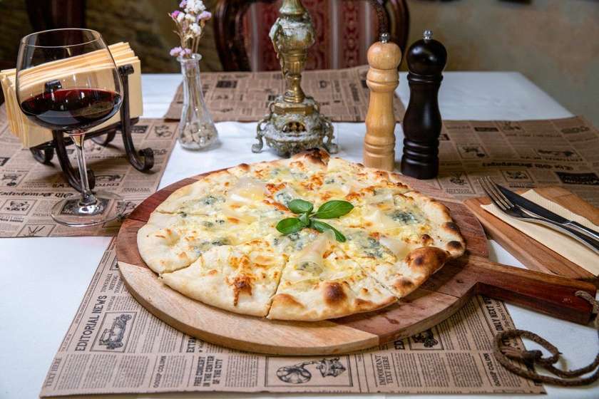 Pizza Quattro Formagi