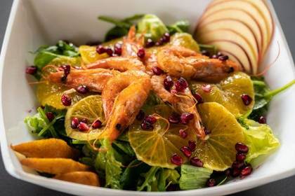 Mediterranean Salad with shrimps