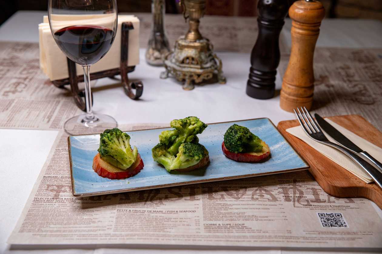 Asparagus or Broccoli with Baked Apples