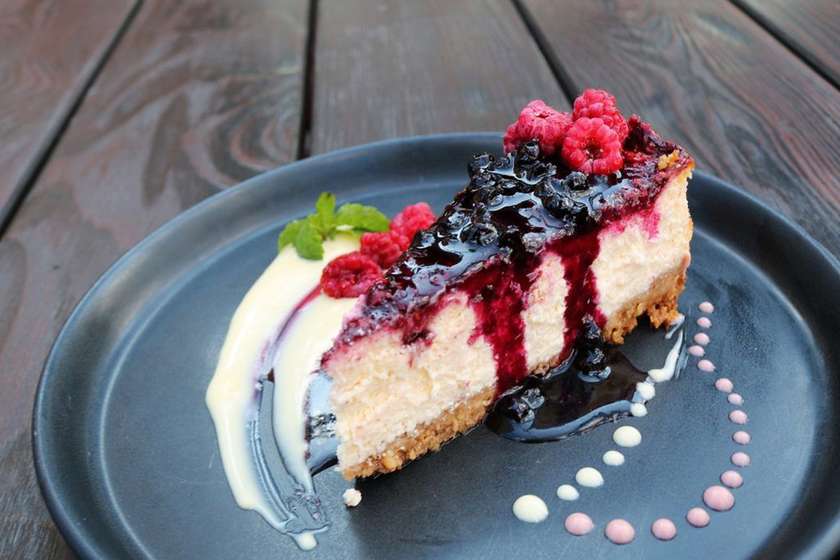 Cheesecake with Seasonal Fruits