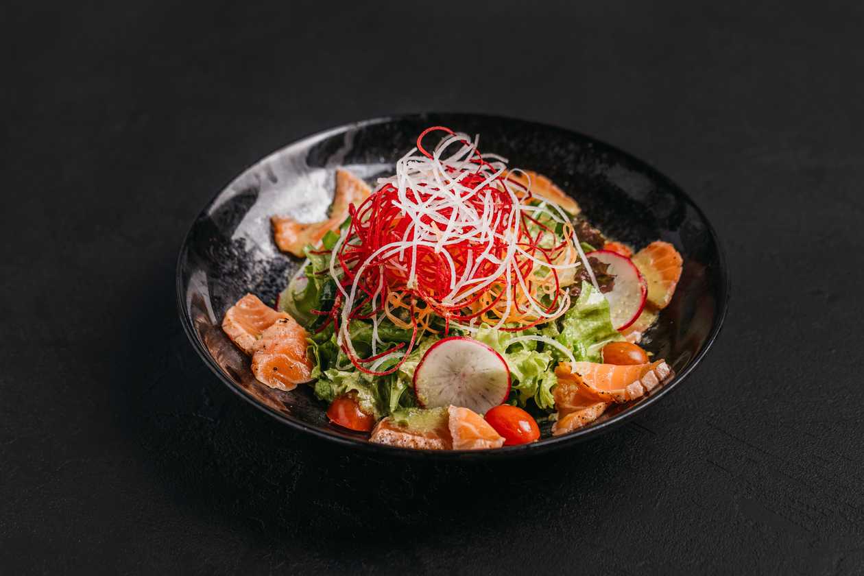 Salmon sashimi salad
