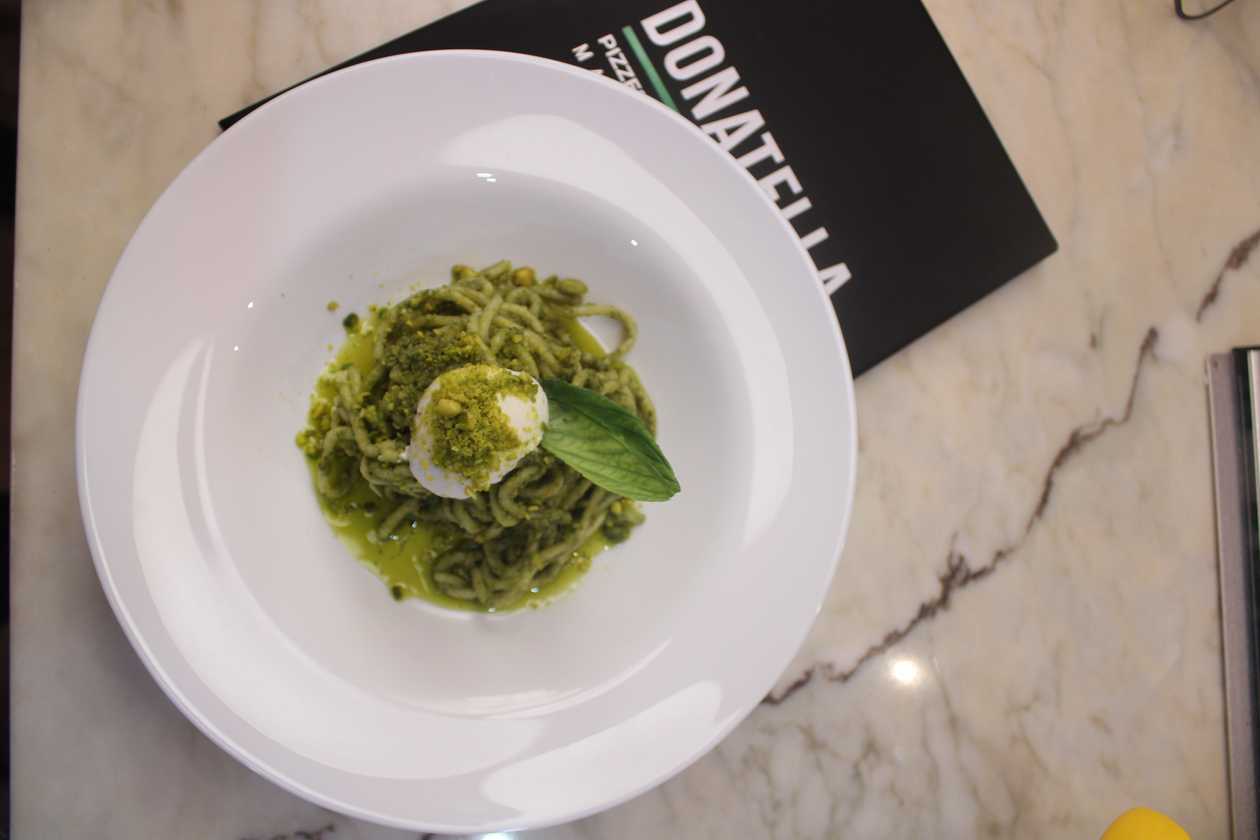 Spaghetti Al Pesto Con Burrata