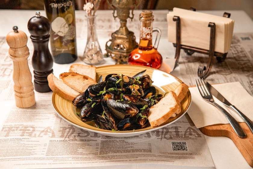 Sautéed Mussels with Aglio, Olio e Peperoncino