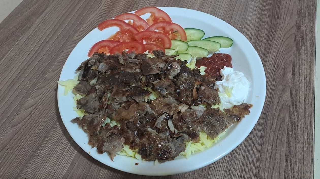 Döner with Beef over Rice Pilaf
