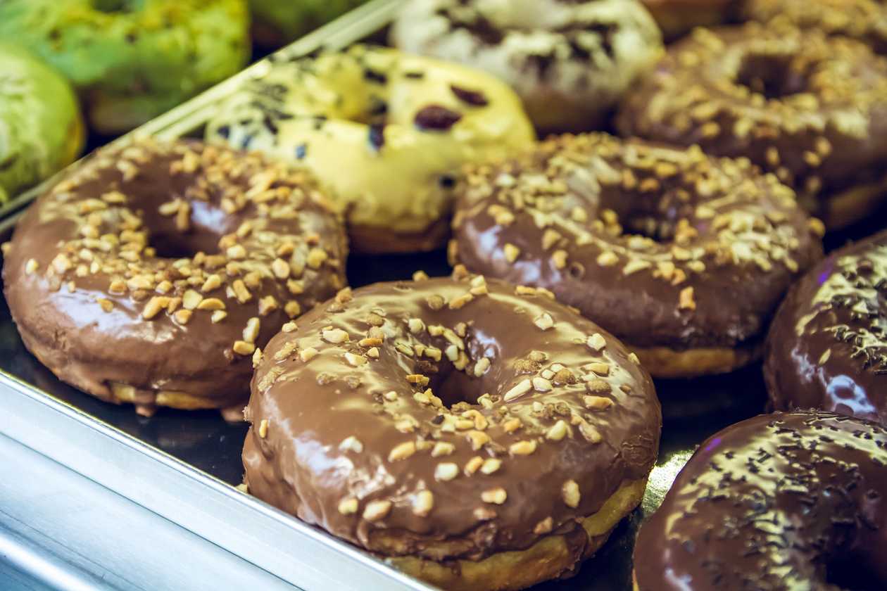 Hello 2025 - 8+ 2 Donut Gratis!