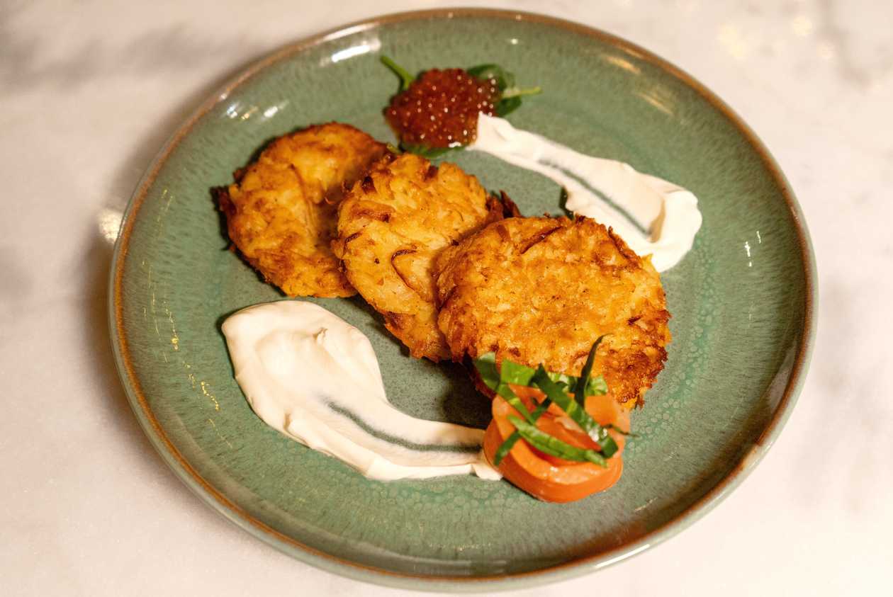 DERUNY WITH SALMON & CAVIAR