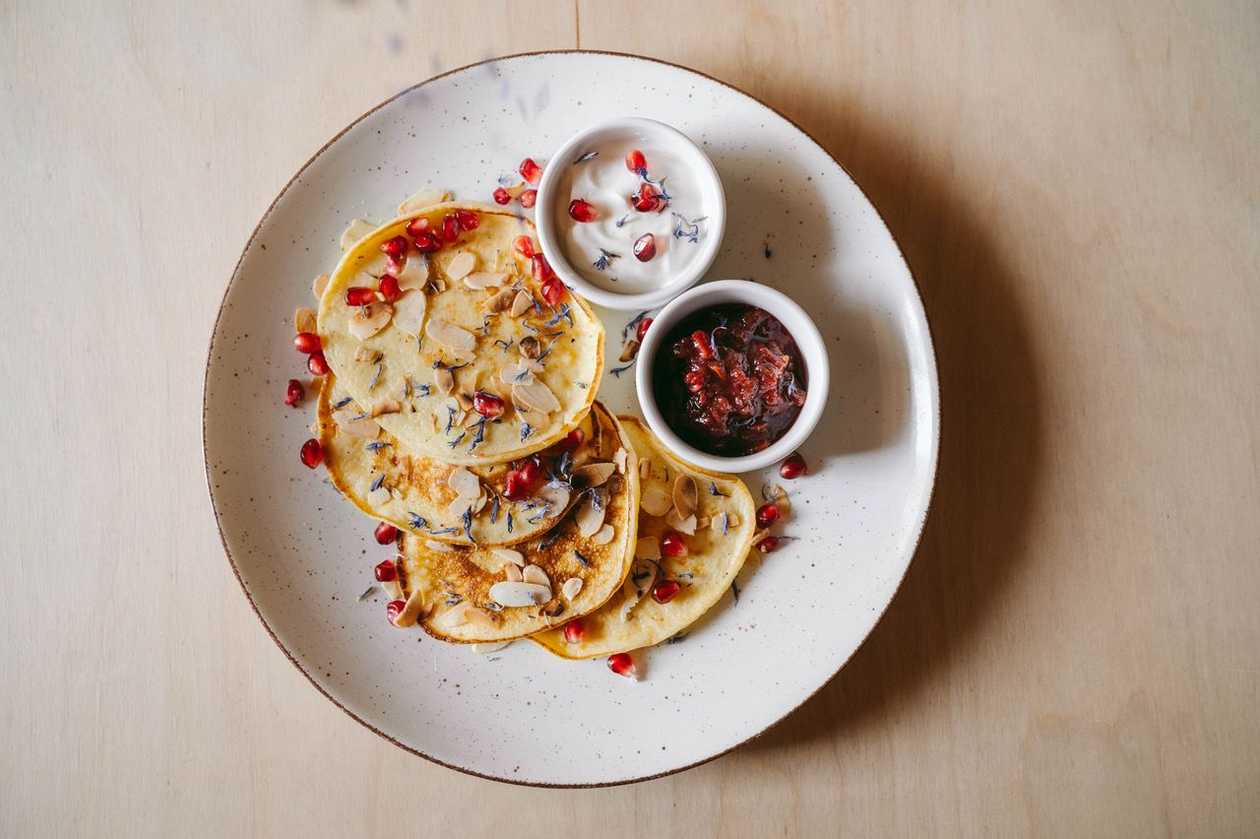 CLOUD-LIGHT SWEET QUARK PANCAKES vege