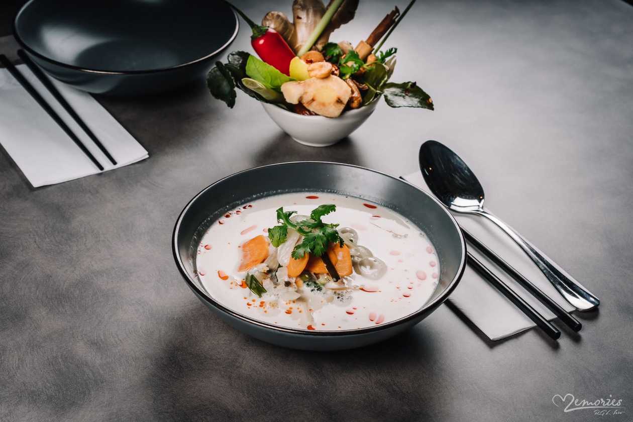 Vegan Tom Kha Soup - Supa cu Lapte de Cocos
