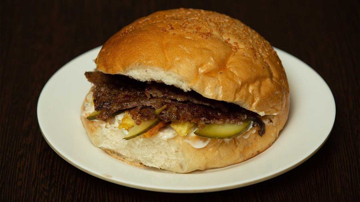 Alaturka Shawarma with Beef (in bread)