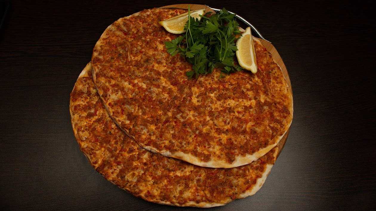 Spicy Lahmacun