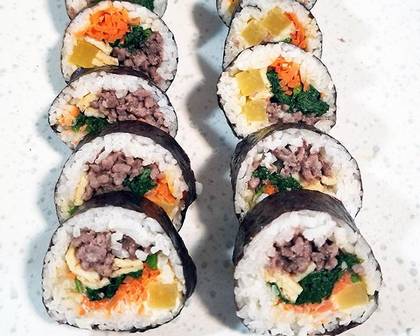 Gimbap with beef (12 pcs)