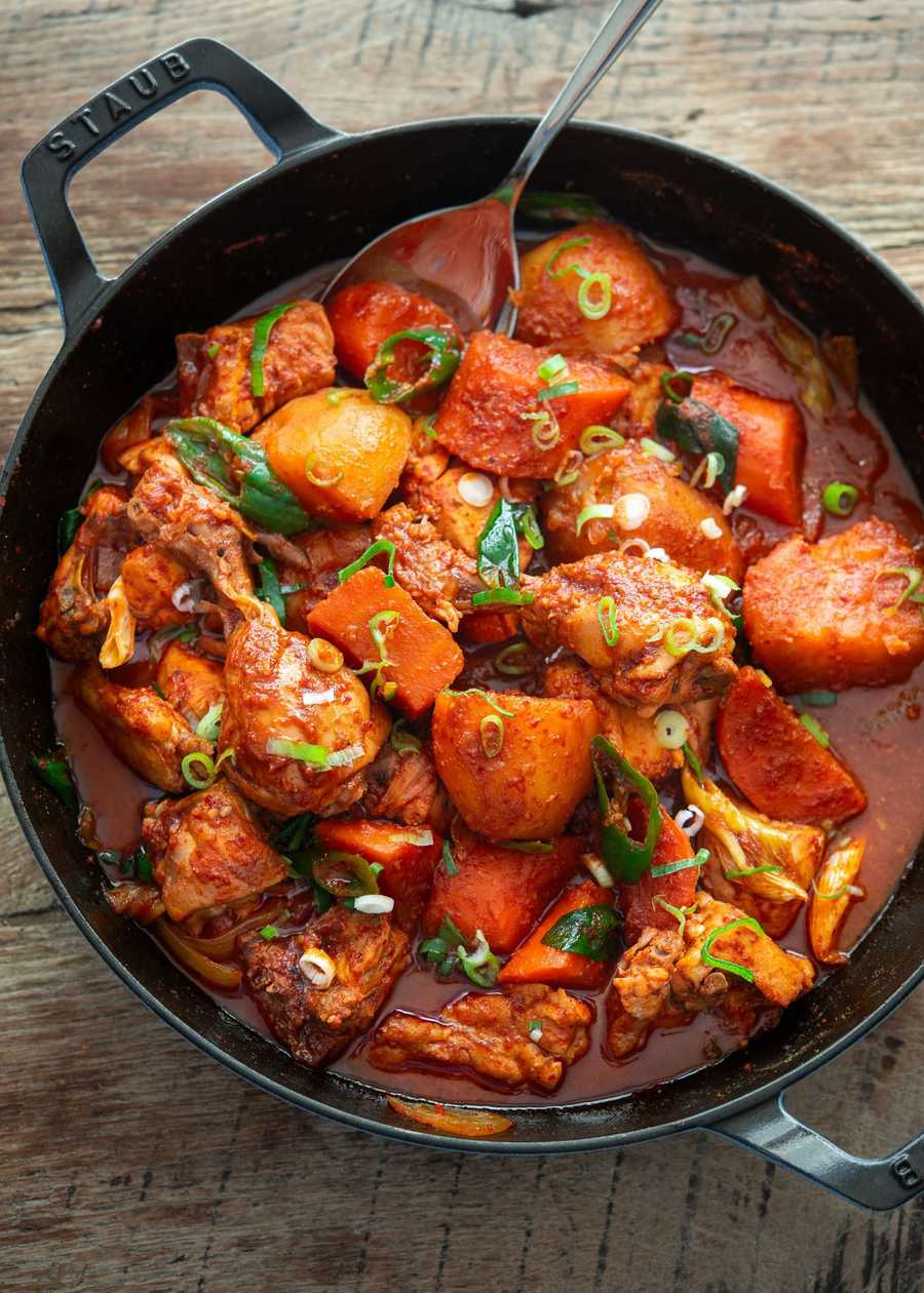 Spicy Braised Chicken with Rice